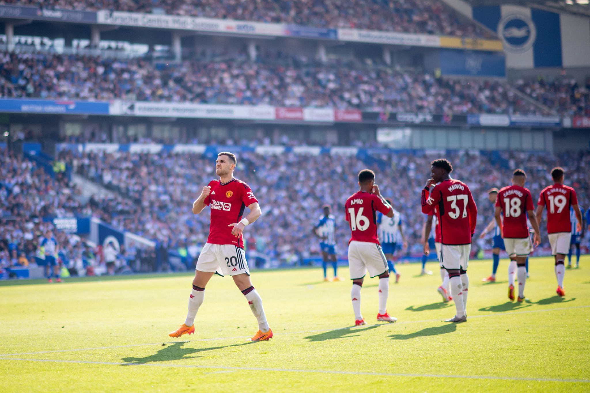 而是聚焦于 而是聚焦于